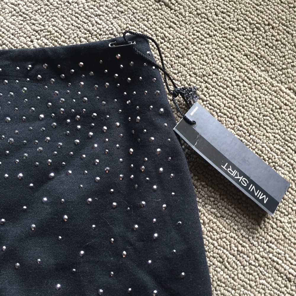 🌸OFFERS!!🌸 BRAND NEW Express Mini Skirt - Picture 3 of 4